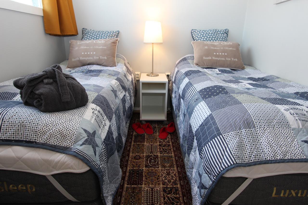 The Viking Country Club Guest House Hjalteyri Bagian luar foto
