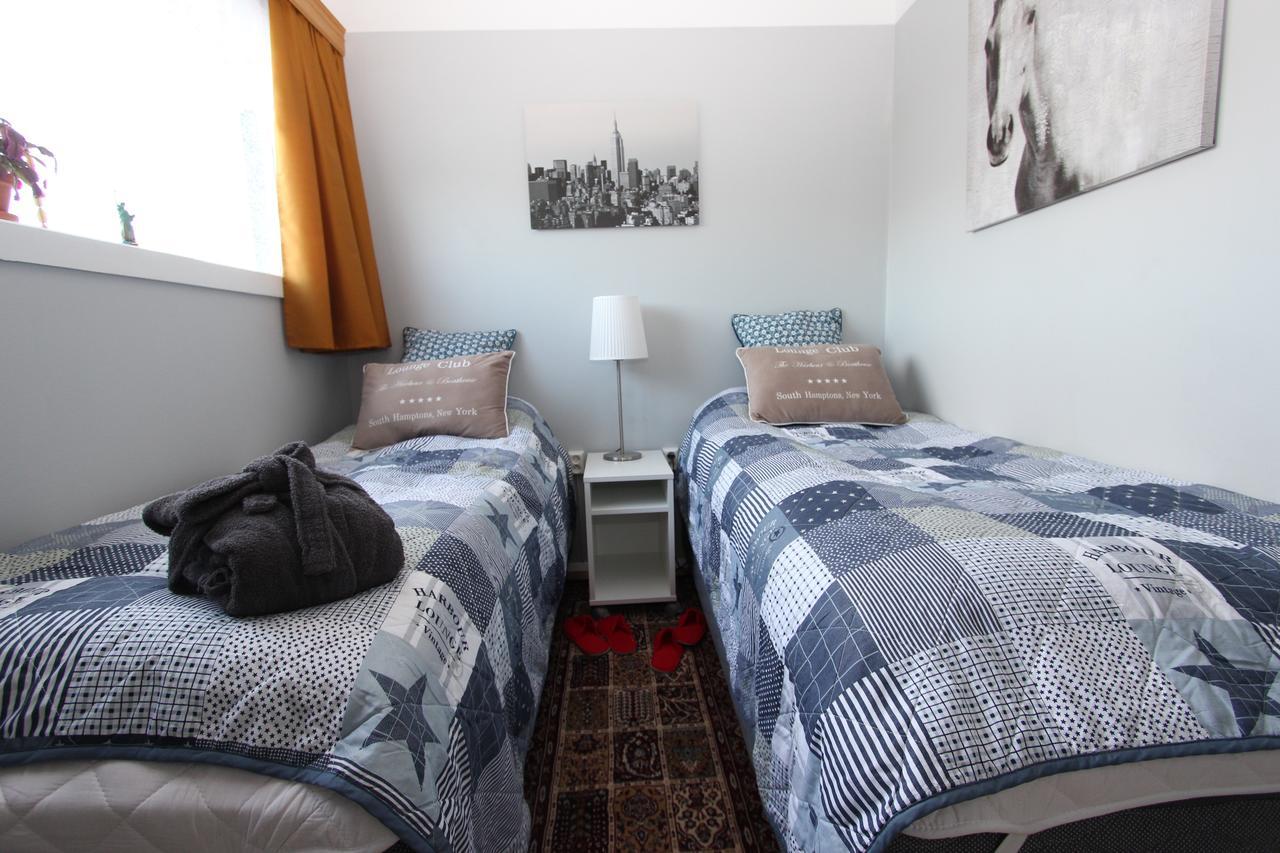 The Viking Country Club Guest House Hjalteyri Bagian luar foto
