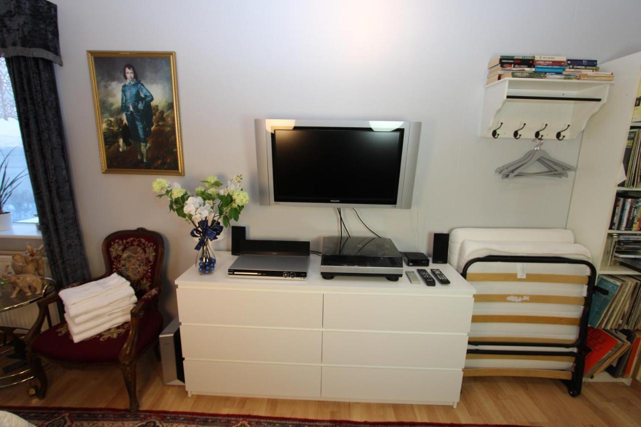 The Viking Country Club Guest House Hjalteyri Bagian luar foto