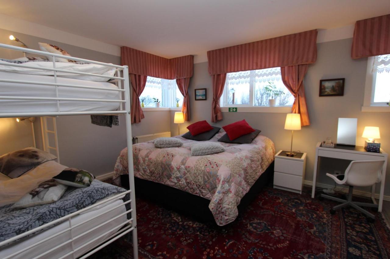 The Viking Country Club Guest House Hjalteyri Bagian luar foto