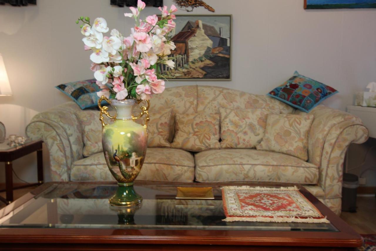 The Viking Country Club Guest House Hjalteyri Bagian luar foto