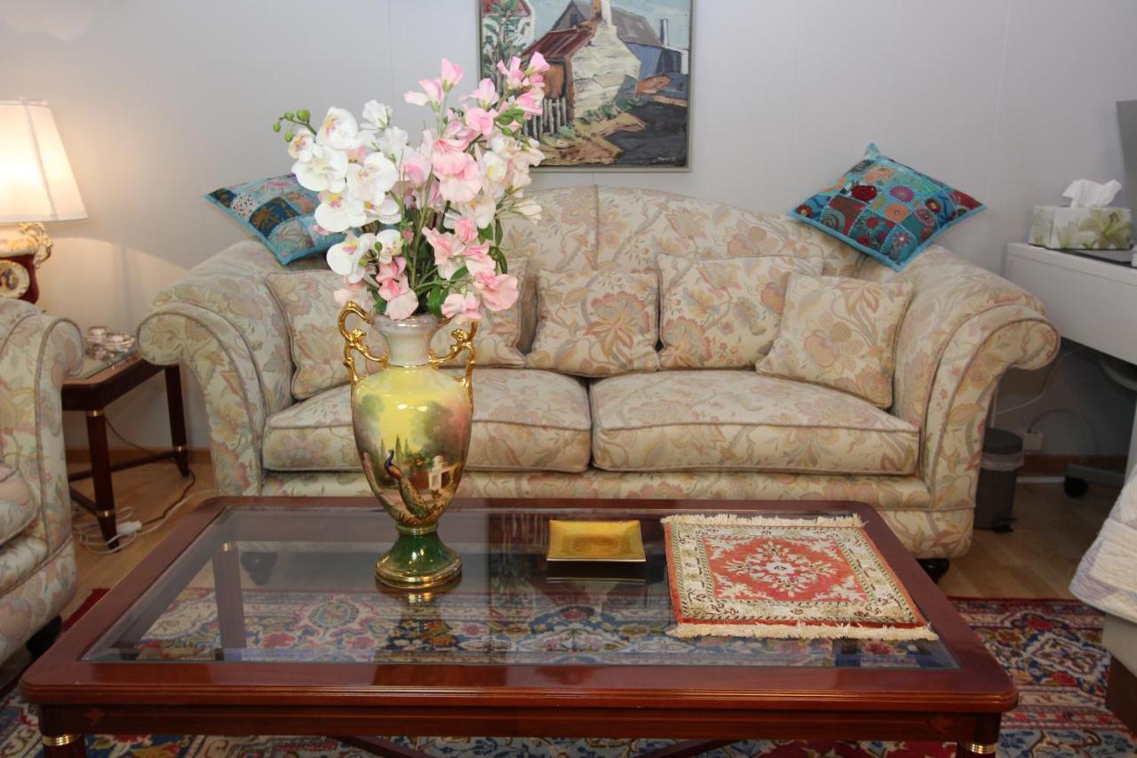 The Viking Country Club Guest House Hjalteyri Bagian luar foto
