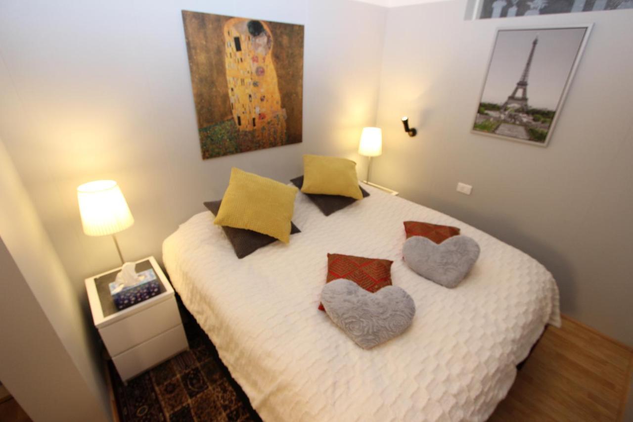 The Viking Country Club Guest House Hjalteyri Bagian luar foto
