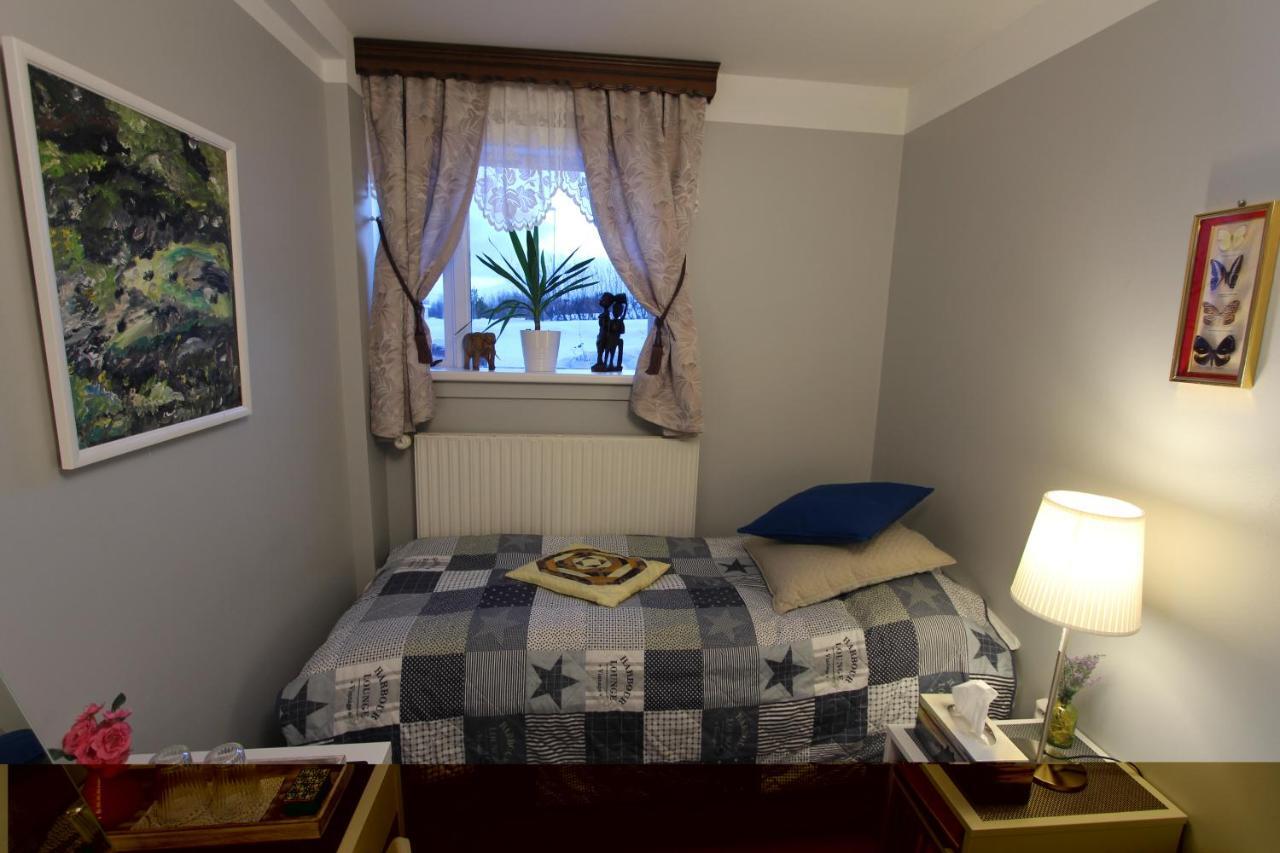 The Viking Country Club Guest House Hjalteyri Bagian luar foto